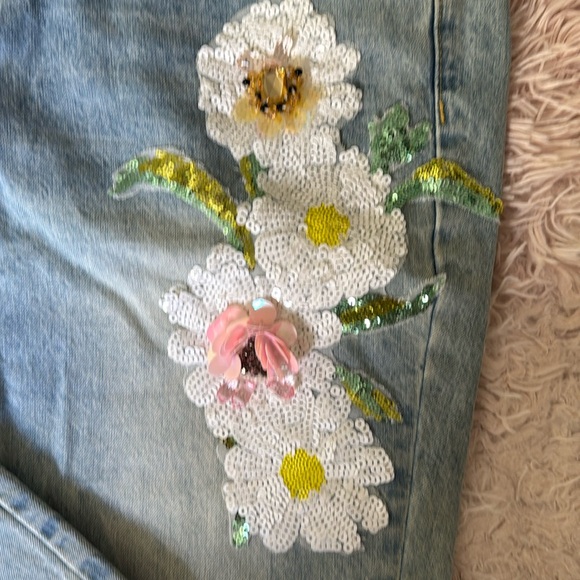 Boston Proper Daisy Embellished Jeans Size 10 Bling Flowers Light Wash - Picture 2 of 8